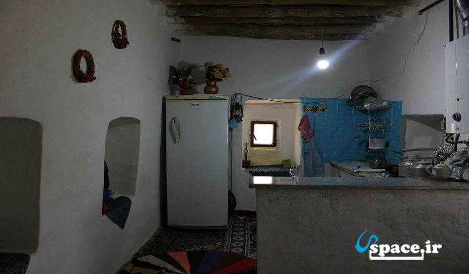 نمای آشپزخانه اقامتگاه بوم گردی کوی نیک-ابهر-استان زنجان
